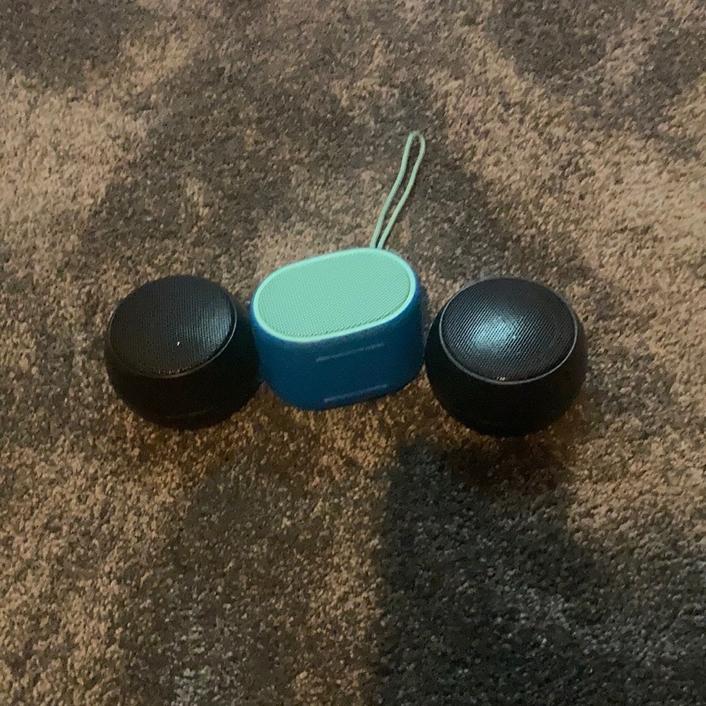 3 speakers